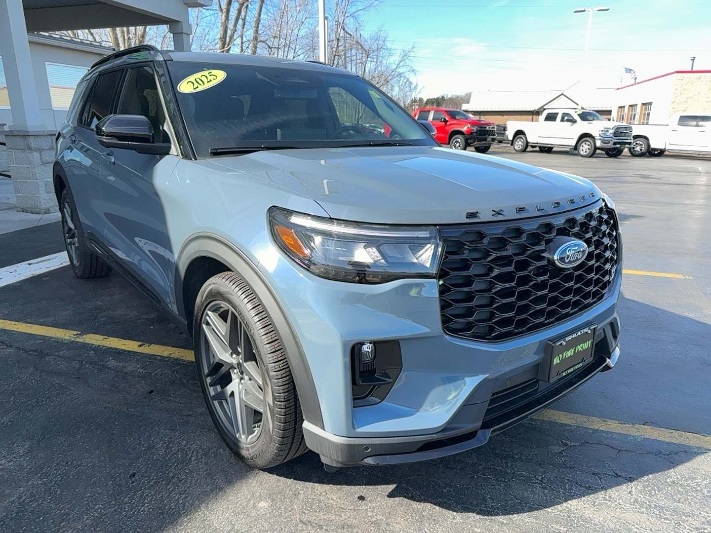 2025 Ford Explorer ST - Photo 8