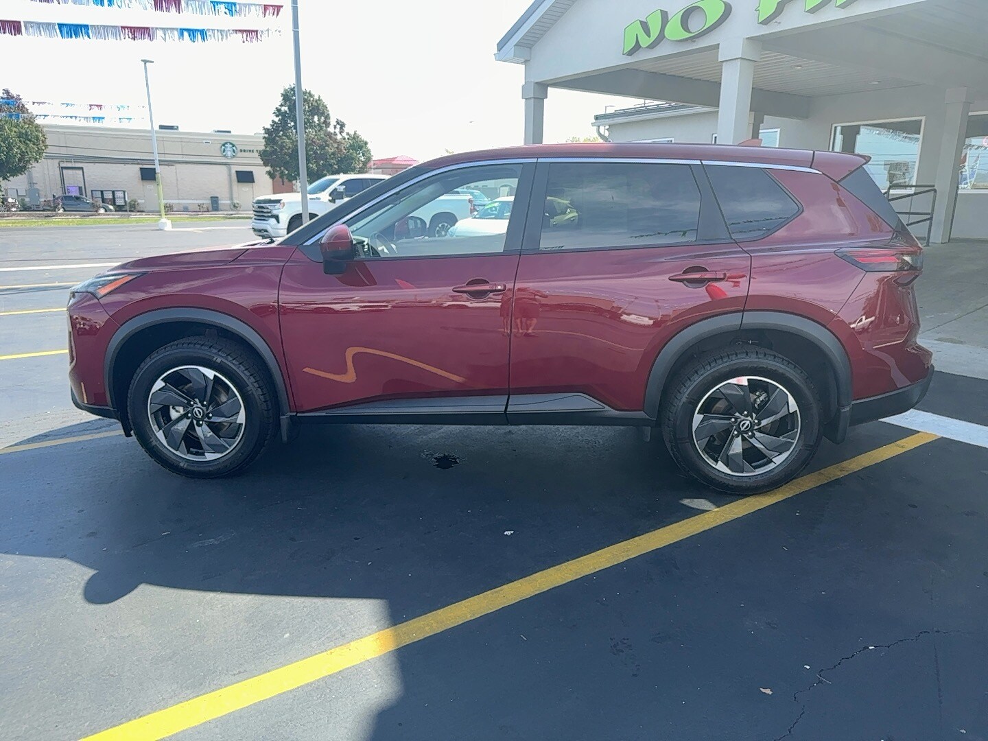 2025 Nissan Rogue SV photo 2