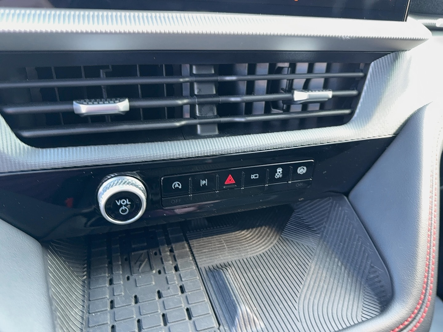 2025 Ford Explorer ST - Photo 20