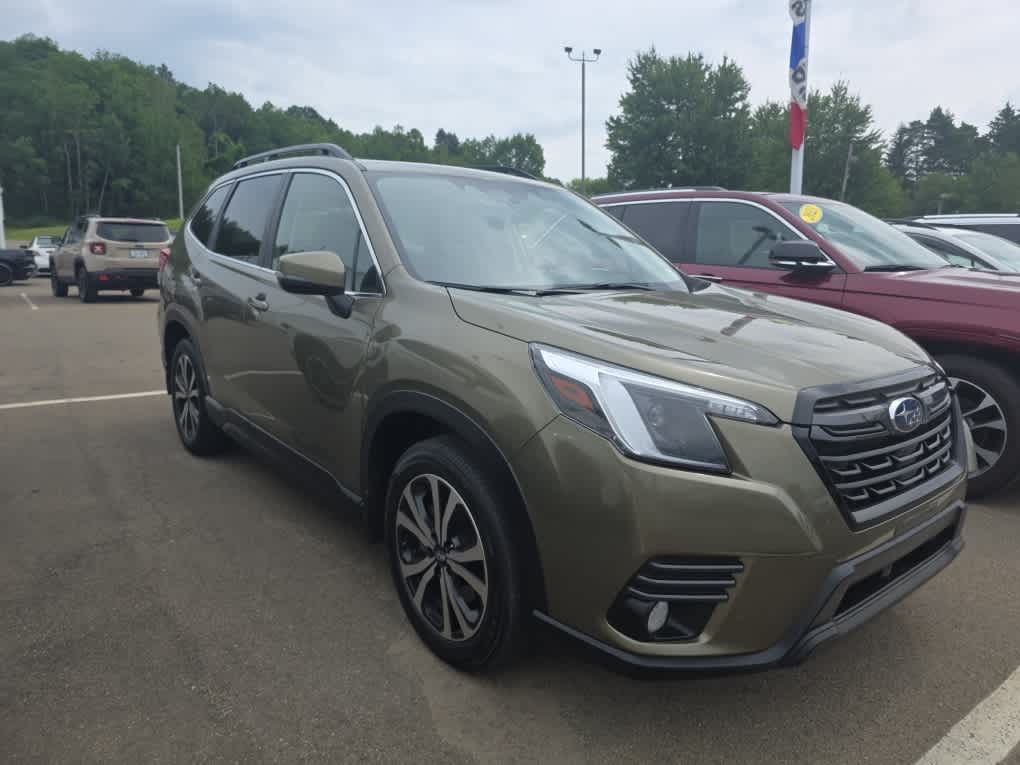 2023 Subaru Forester Limited photo 2