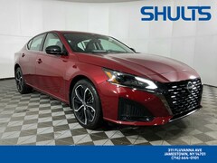 2025 Nissan Altima SR Sedan