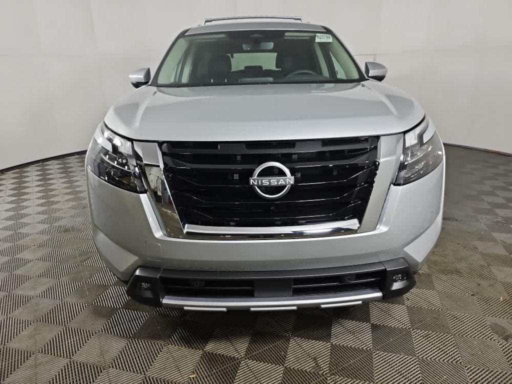 New 2025 Nissan Pathfinder SL SUV