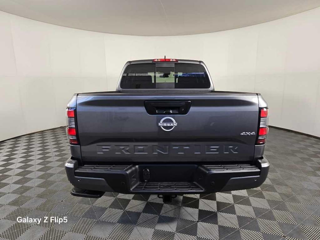 New 2026 Nissan Frontier SV Crew Cab 4x4 Truck