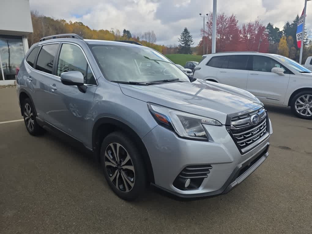 2022 Subaru Forester Limited photo 2