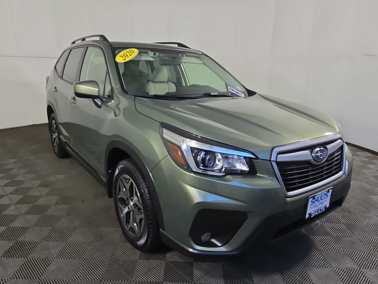 2020 Subaru Forester Premium photo 3
