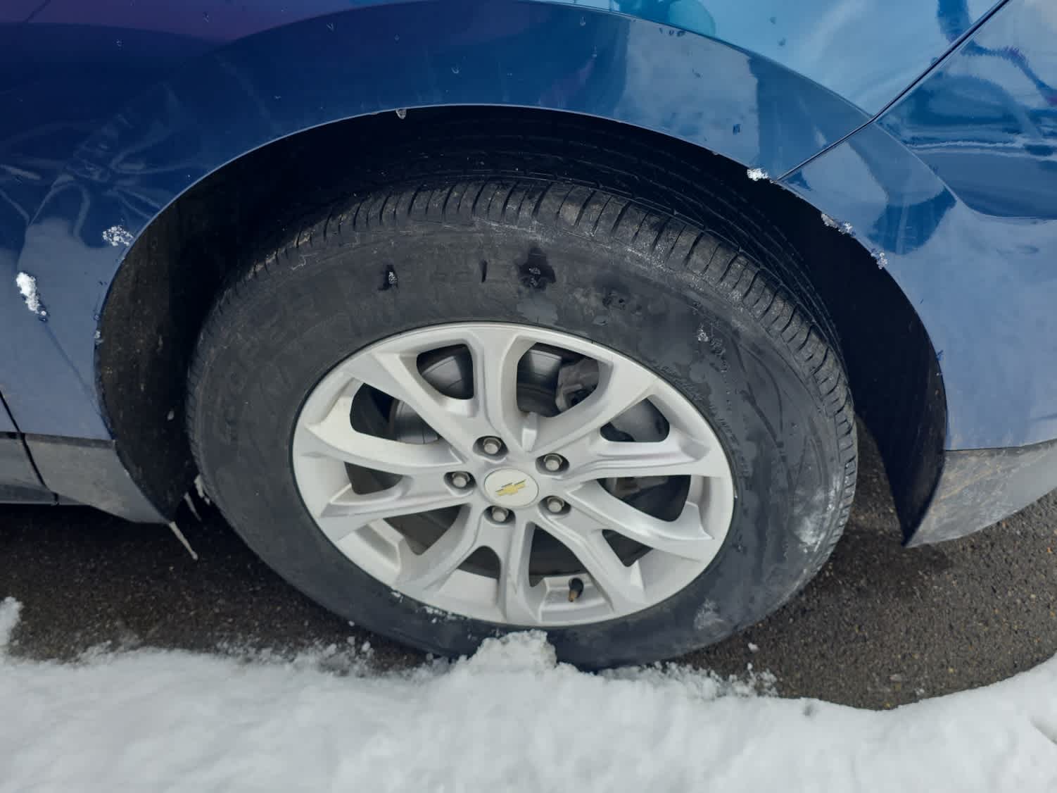 2020 Chevrolet Equinox LT photo 3