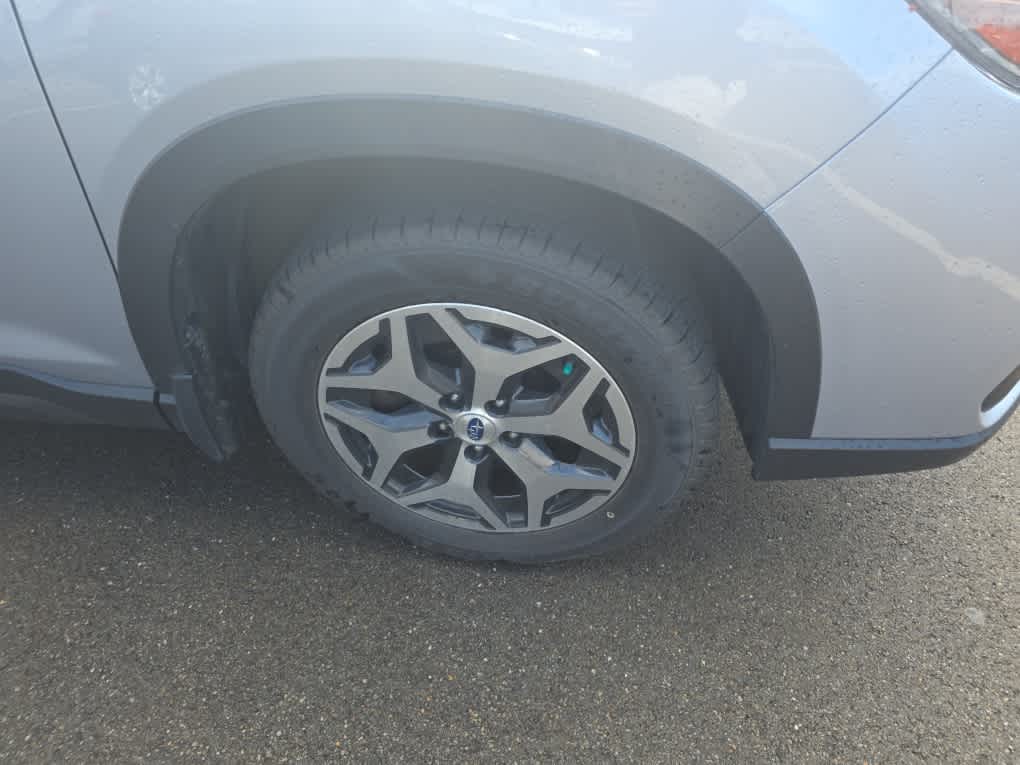 2021 Subaru Forester Premium photo 2