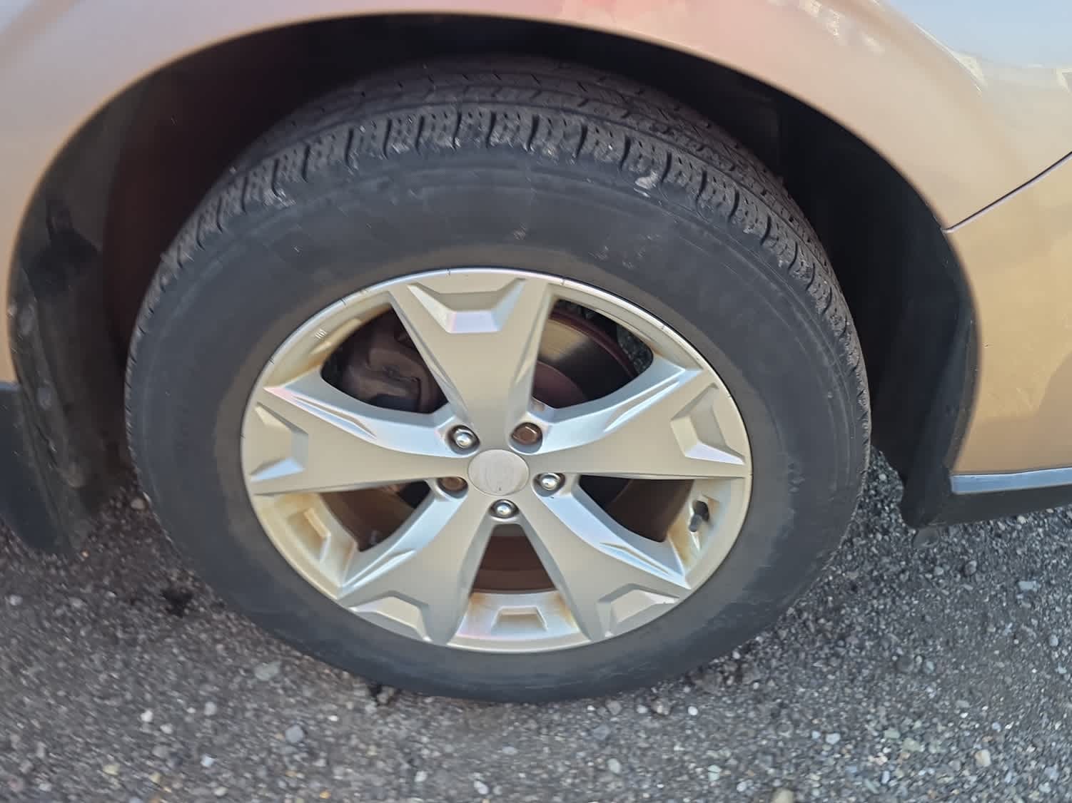 2015 Subaru Forester 2.5i Premium photo 4