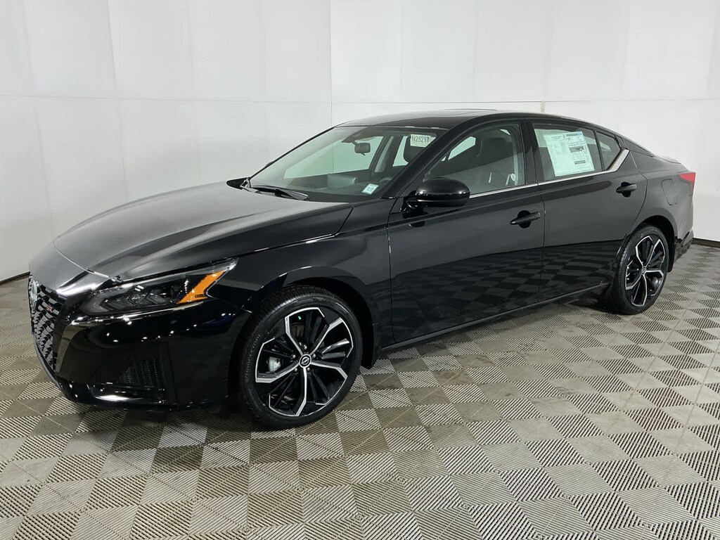 New 2025 Nissan Altima SR Sedan