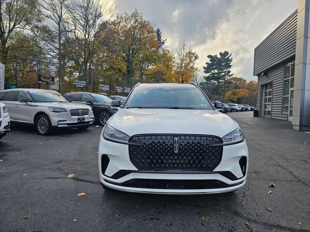 2025 Lincoln Aviator Reserve photo 2