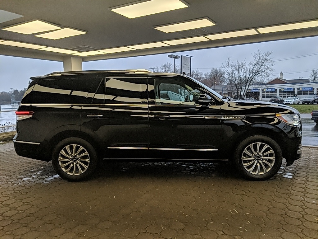 2024 Lincoln Navigator Premiere photo 4