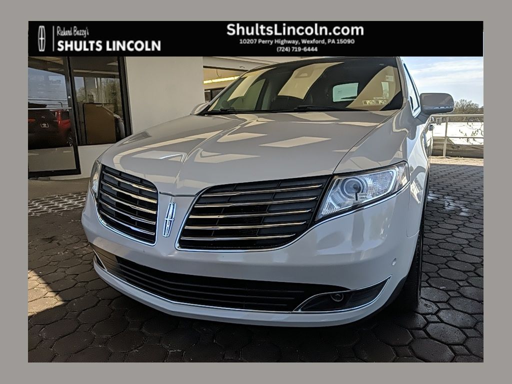 2019 Lincoln MKT Base