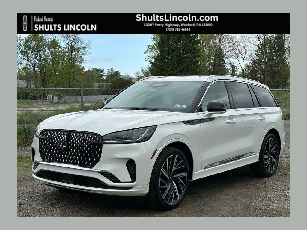 2026 Lincoln Aviator Black Label AWD's photo