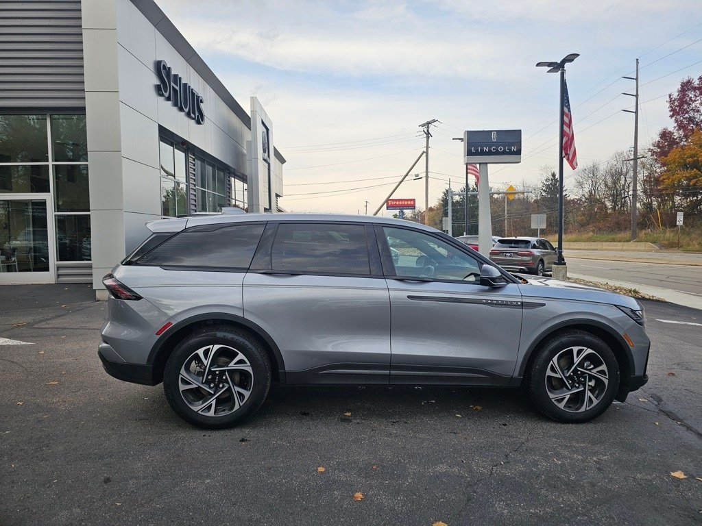 2025 Lincoln Nautilus Premiere photo 4