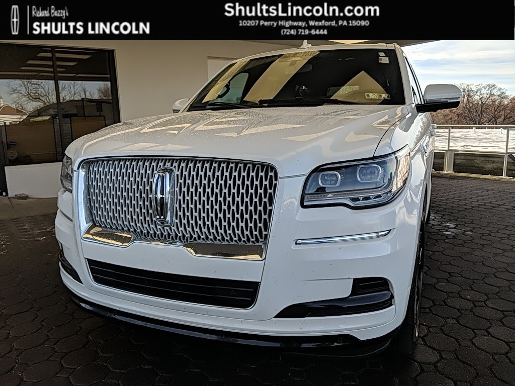 2023 Lincoln Navigator Reserve's photo