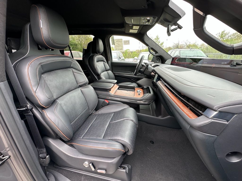 2025 Lincoln Navigator Black Label - Photo 24