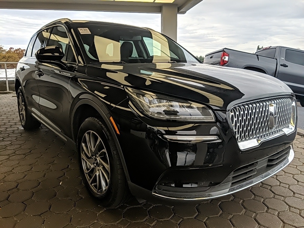 2022 Lincoln Corsair Standard photo 3