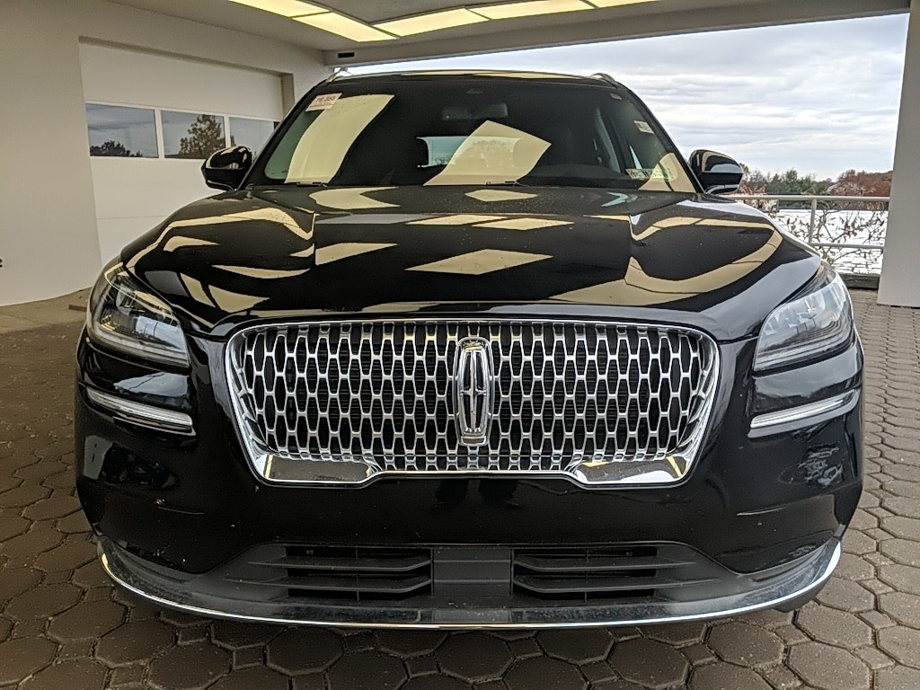 2022 Lincoln Corsair Standard photo 2