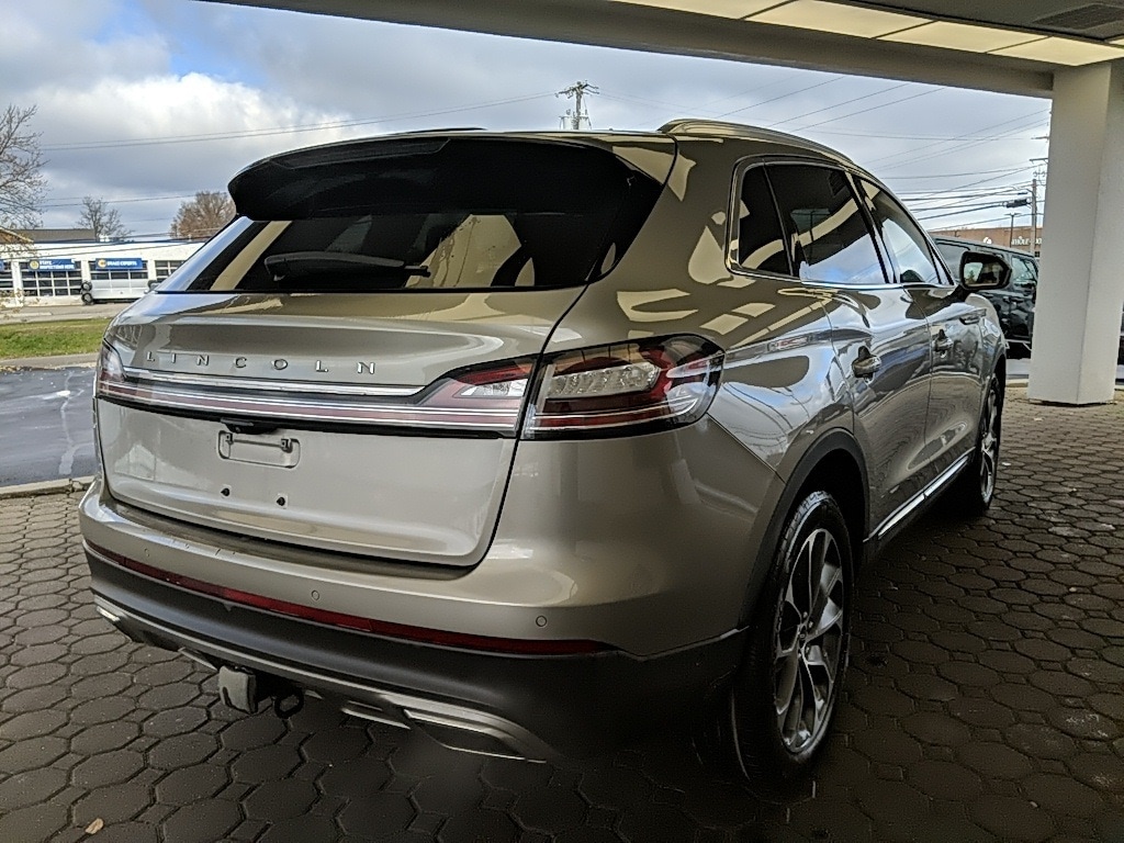 2023 Lincoln Nautilus Reserve photo 2