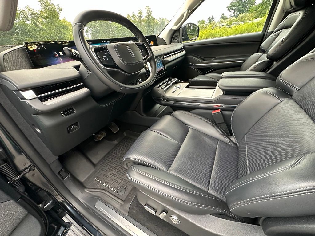 2025 Lincoln Navigator Reserve - Photo 16