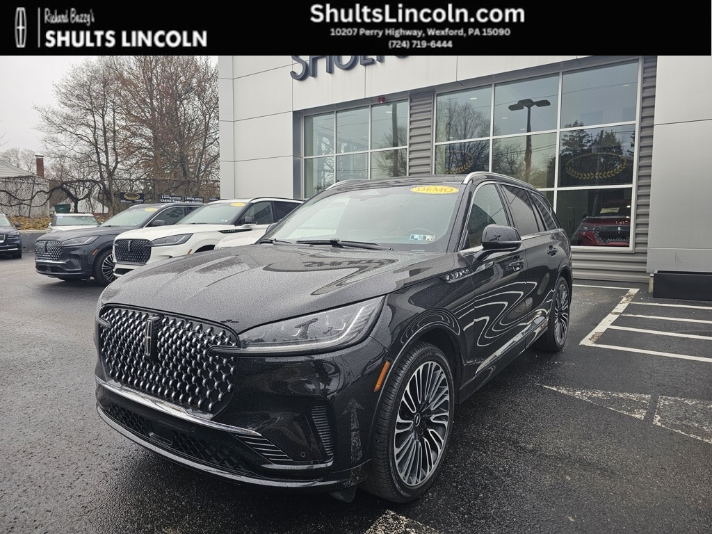 2025 Lincoln Aviator Black Label's photo
