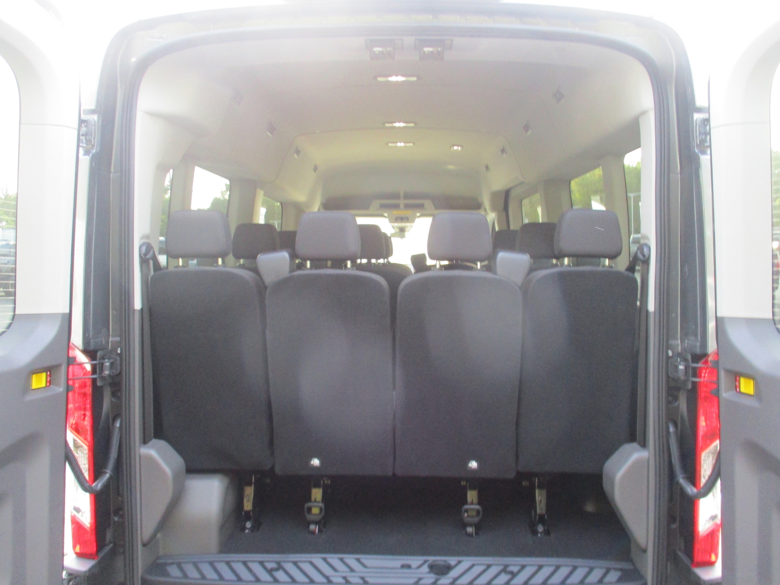 2025 Ford Transit Passenger Van XLT - Photo 20