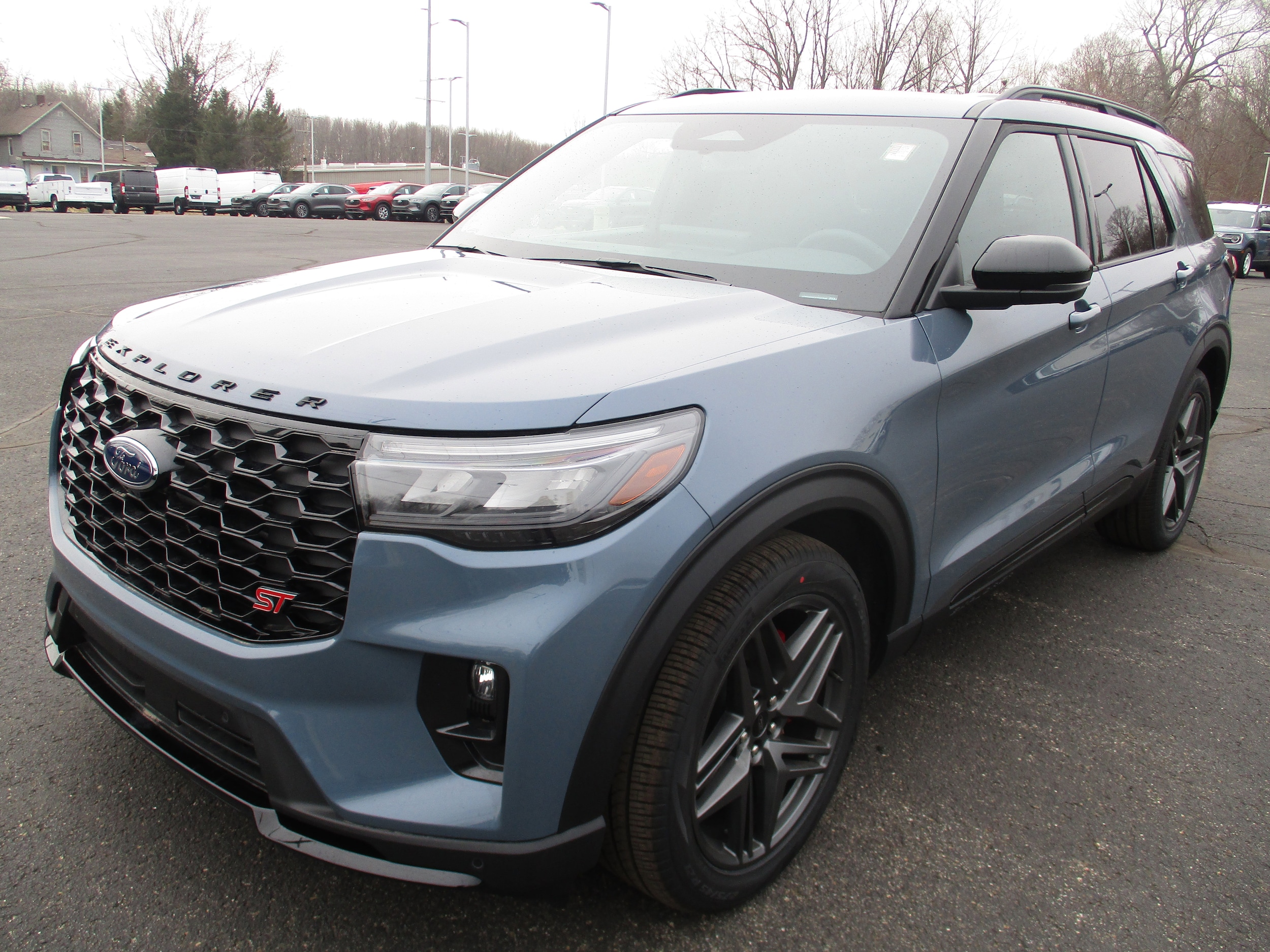 2026 Ford Explorer ST - Photo 3
