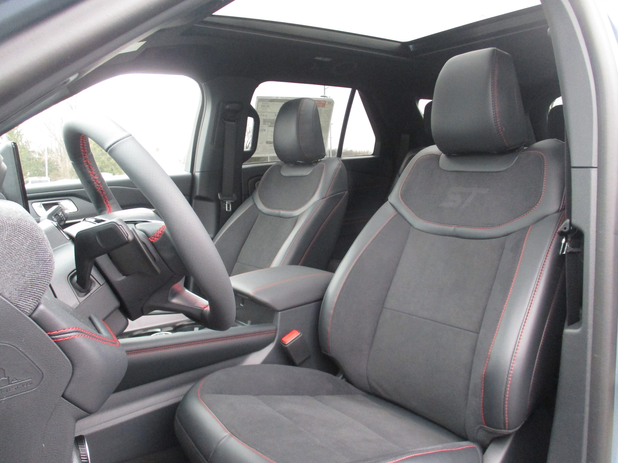 2026 Ford Explorer ST - Photo 26