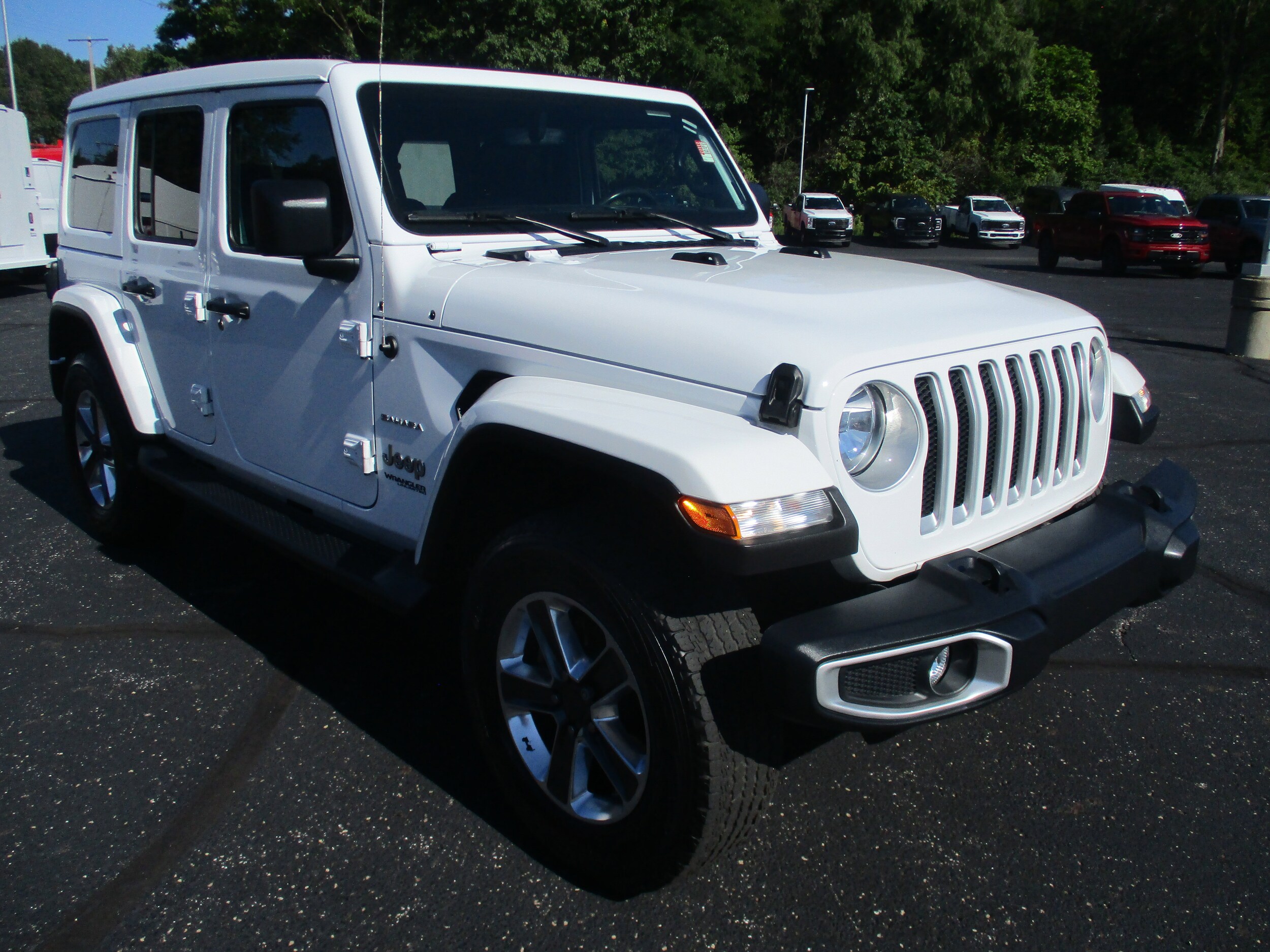 2021 Jeep Wrangler Unlimited Sahara photo 3