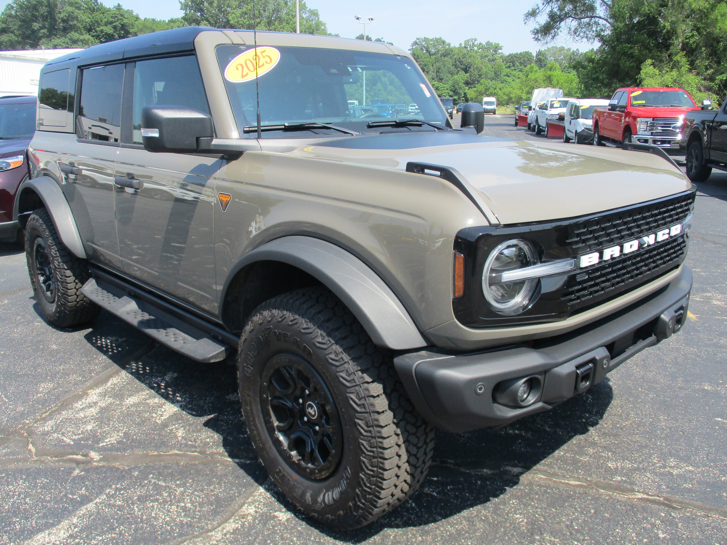 2025 Ford Bronco Badlands photo 3