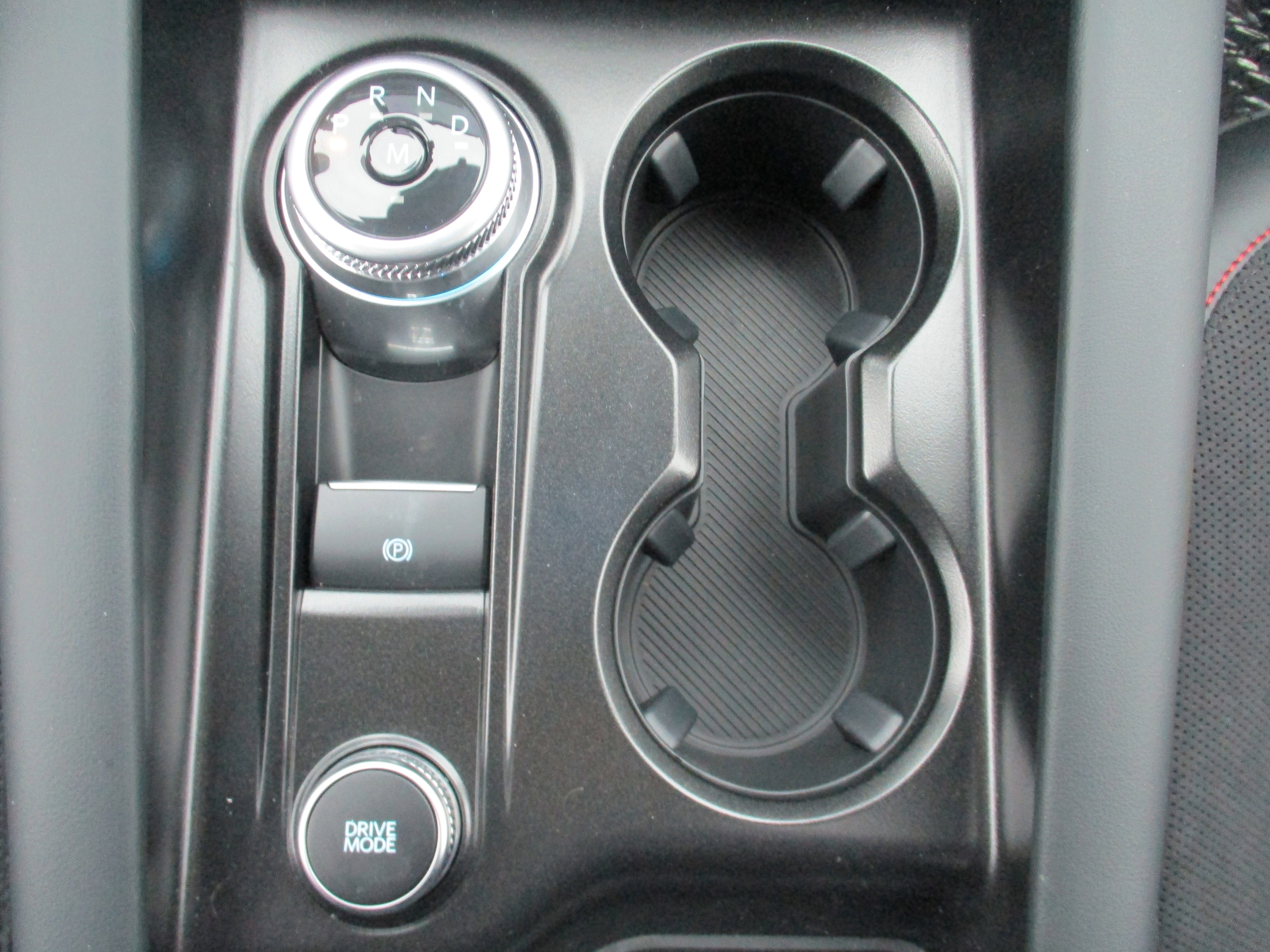 2026 Ford Explorer ST - Photo 14