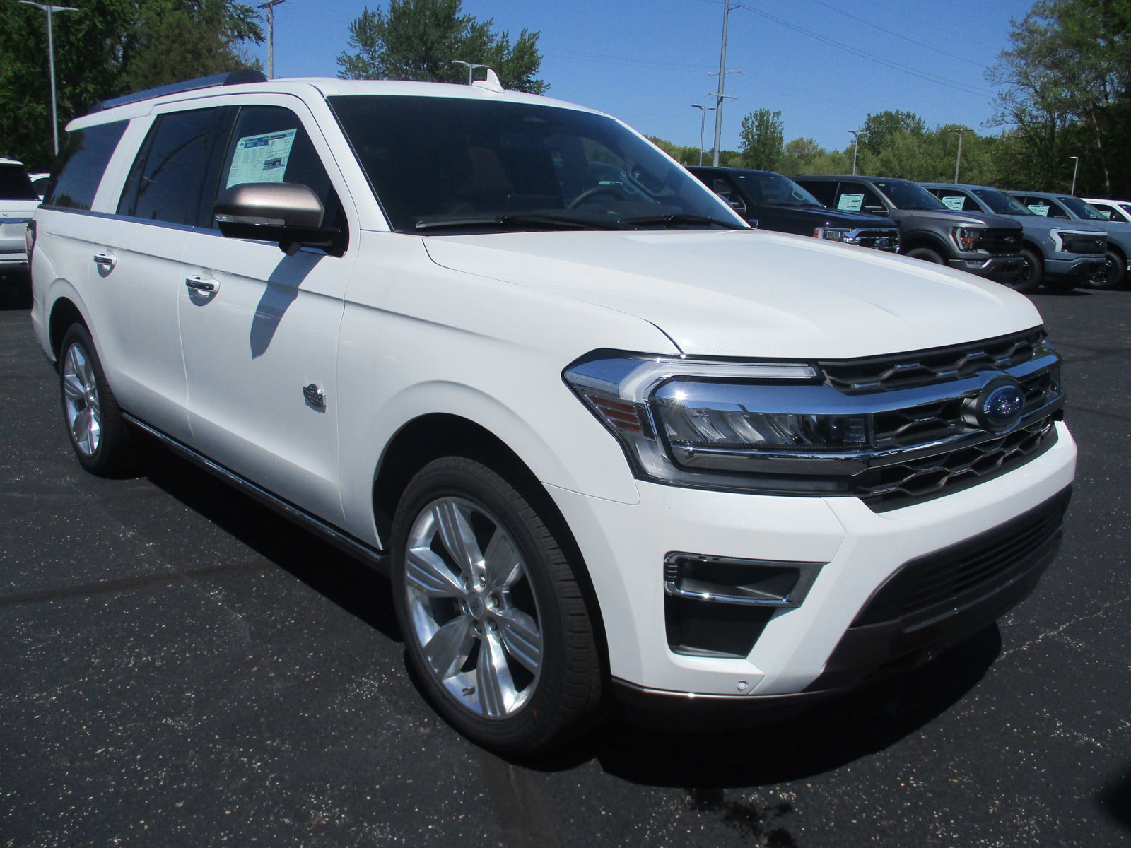 2024 Ford Expedition MAX King Ranch photo 2