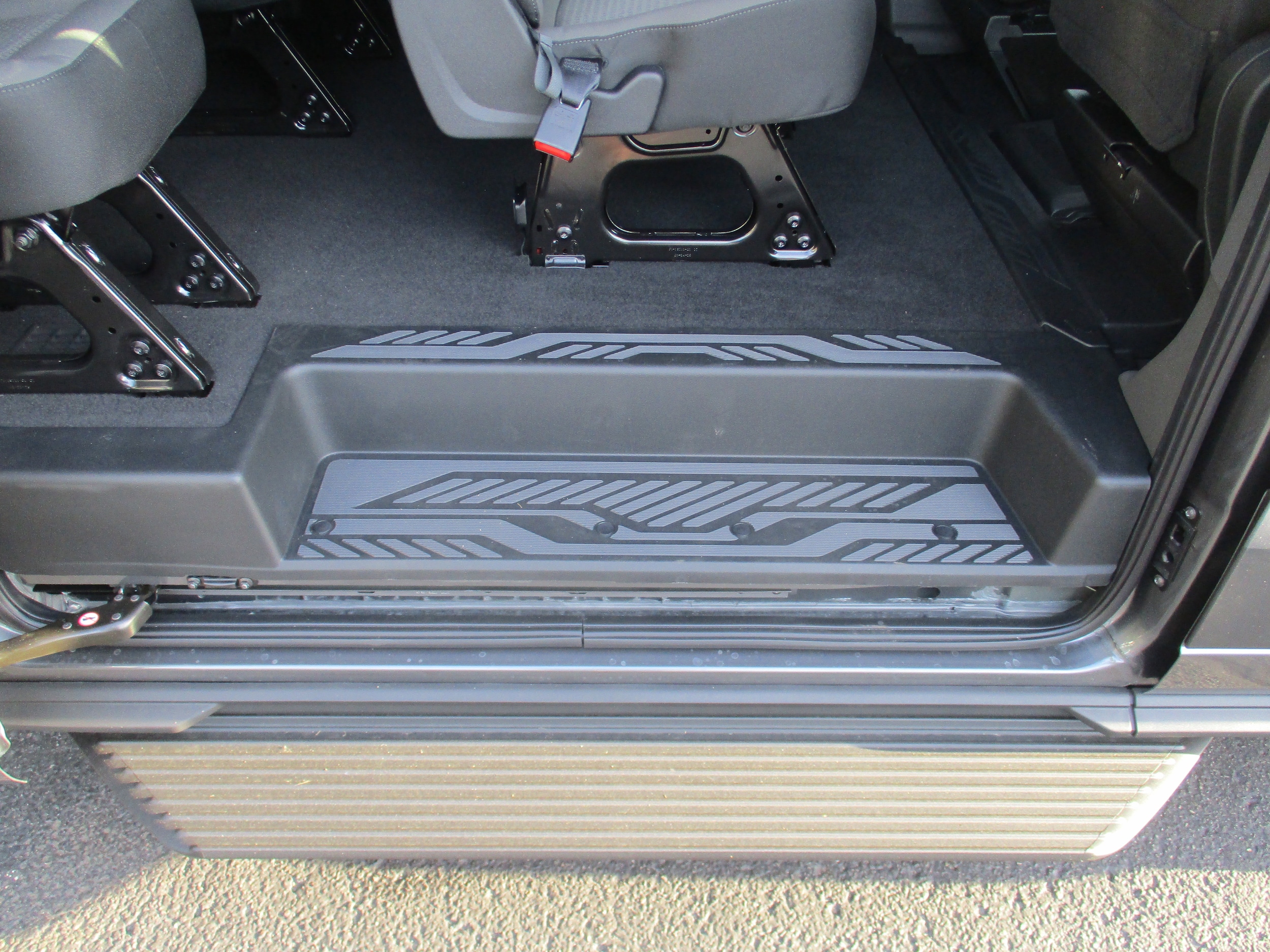 2025 Ford Transit Passenger Van XLT - Photo 27