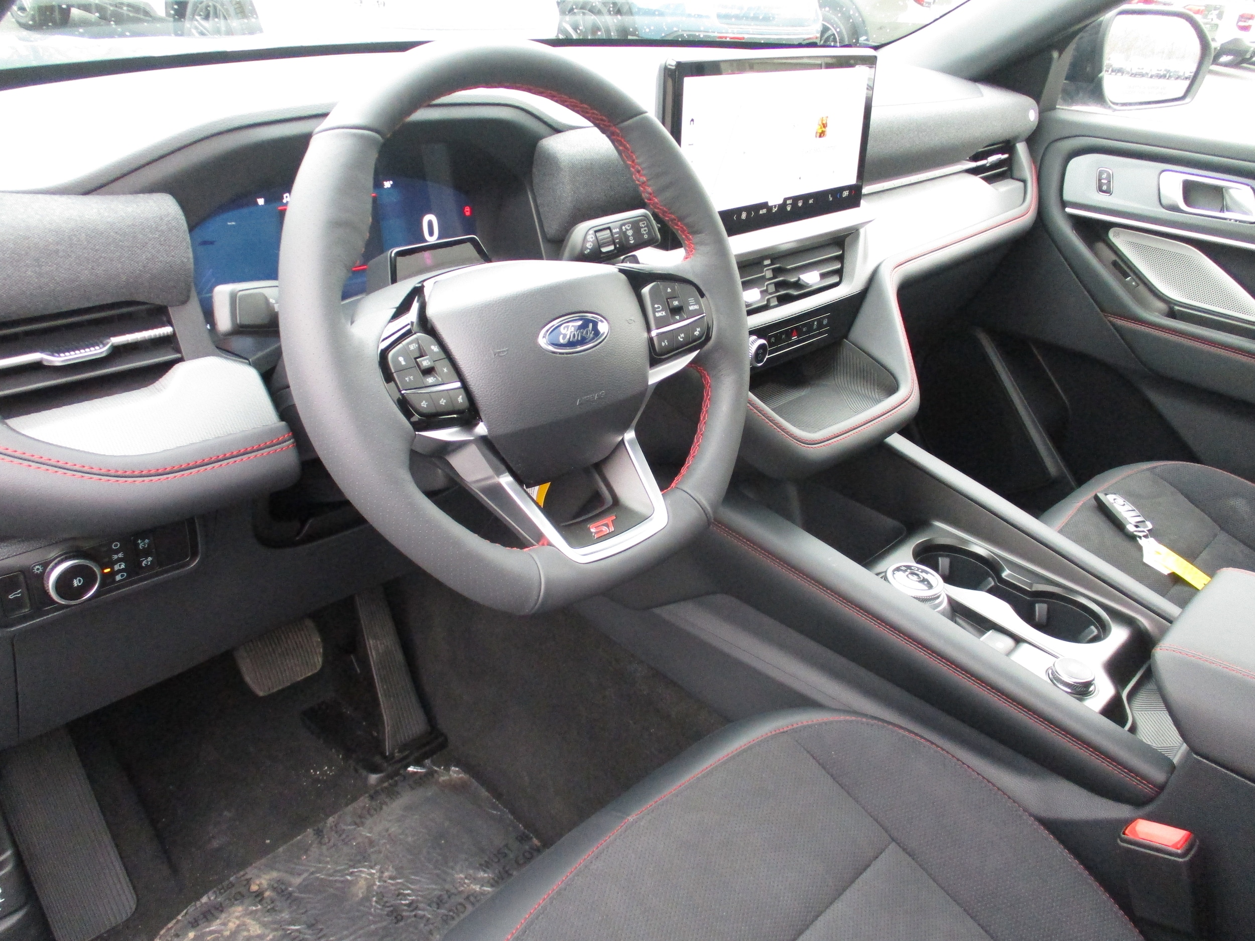 2026 Ford Explorer ST - Photo 29