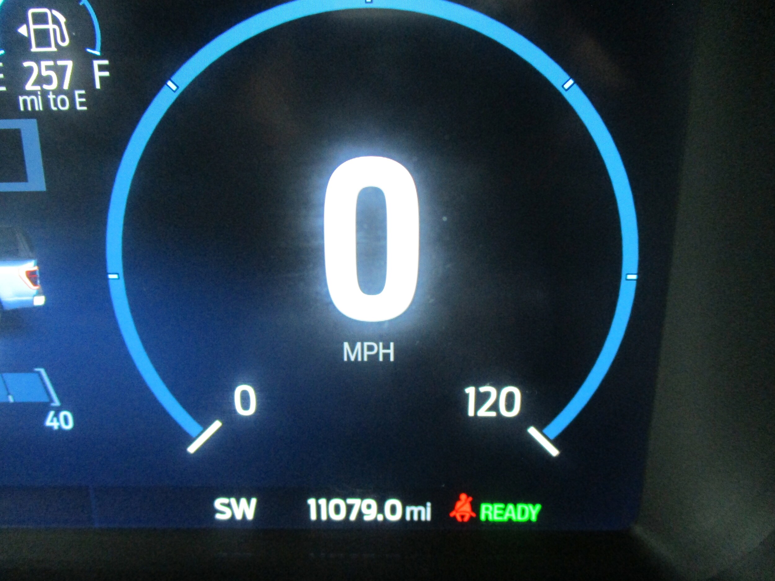 2023 Ford F-150 Lariat photo 2