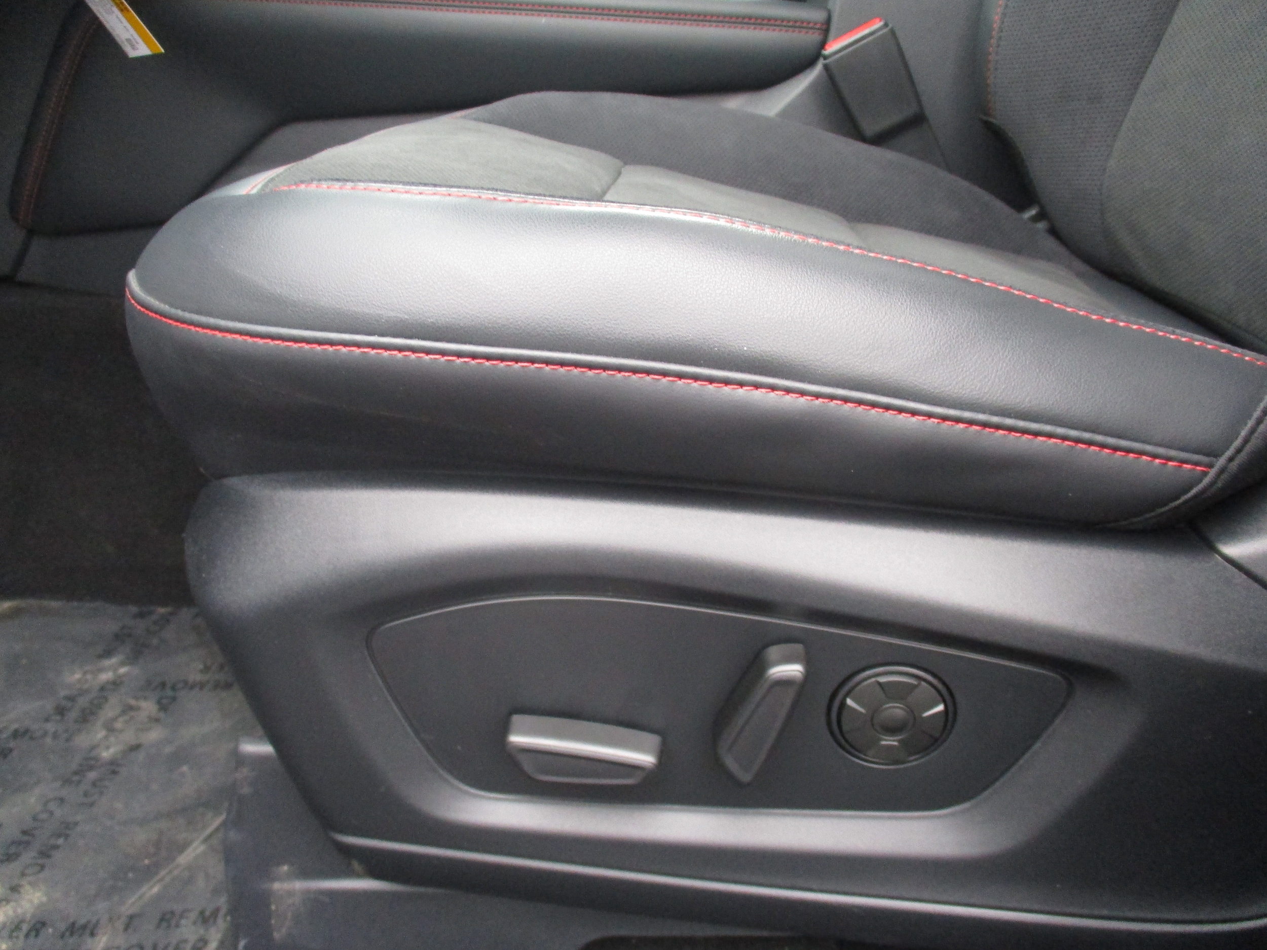 2026 Ford Explorer ST - Photo 28