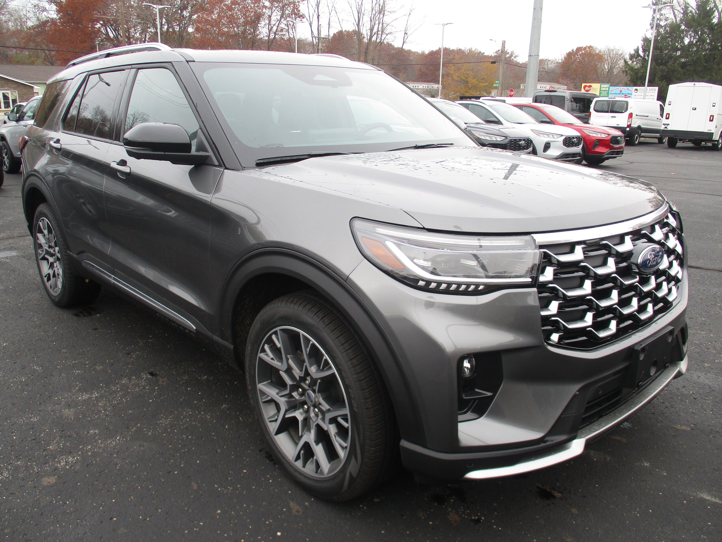 2025 Ford Explorer Platinum photo 2