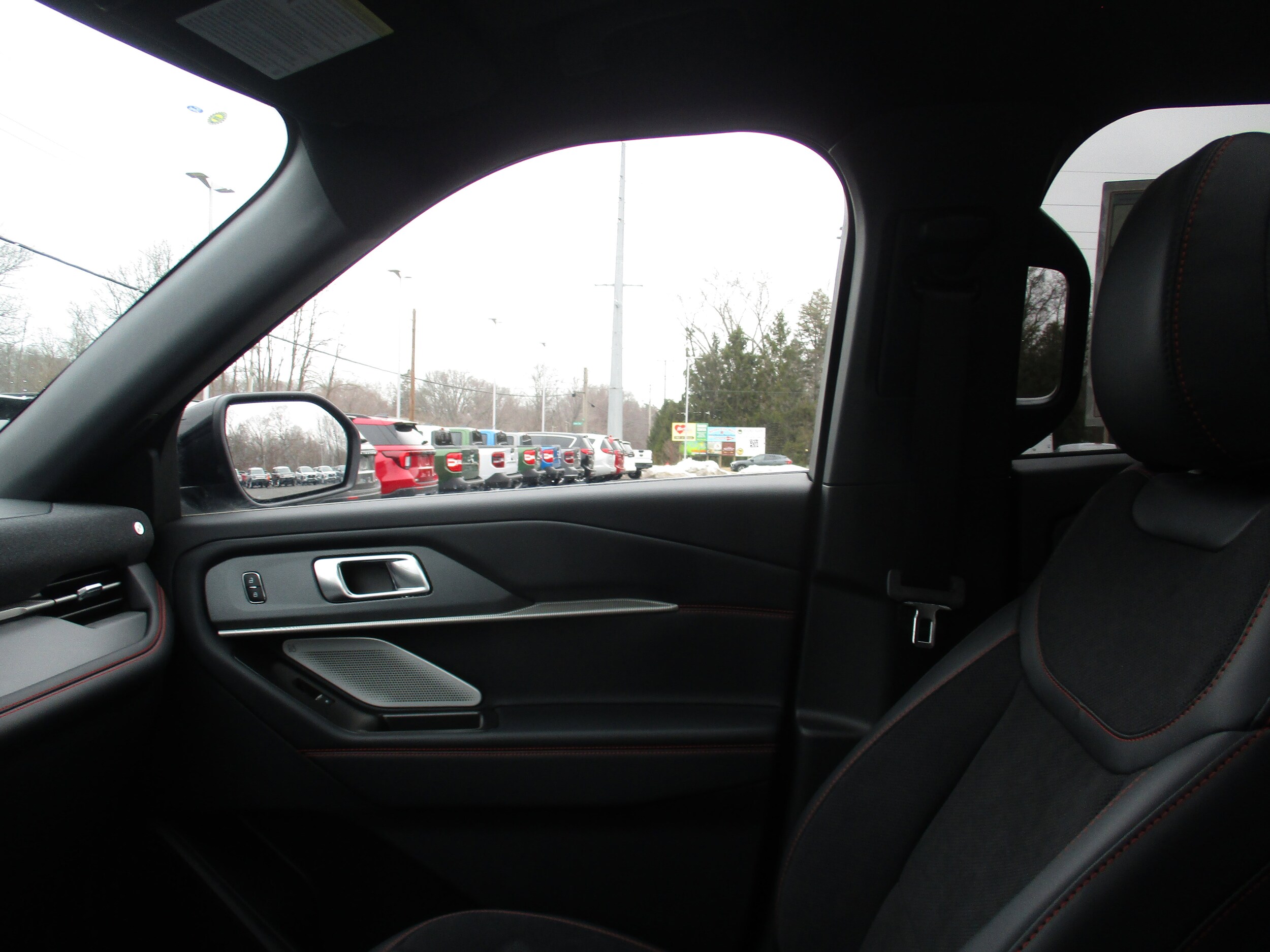 2026 Ford Explorer ST - Photo 32