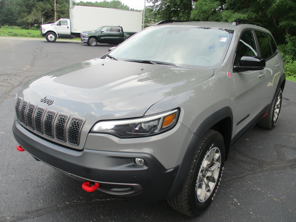 Used 2023 Jeep Cherokee Trailhawk SUV