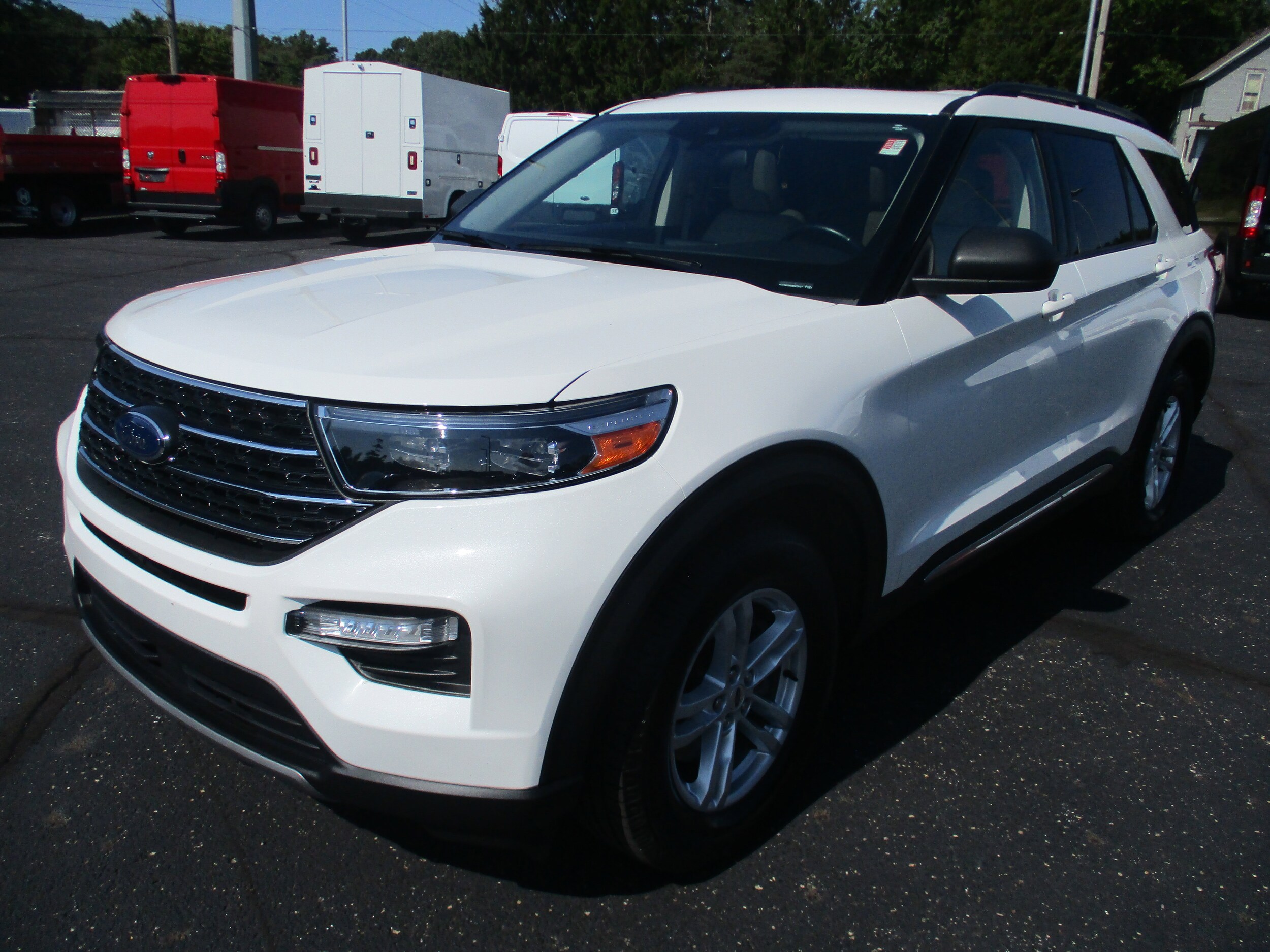 2022 Ford Explorer XLT photo 2