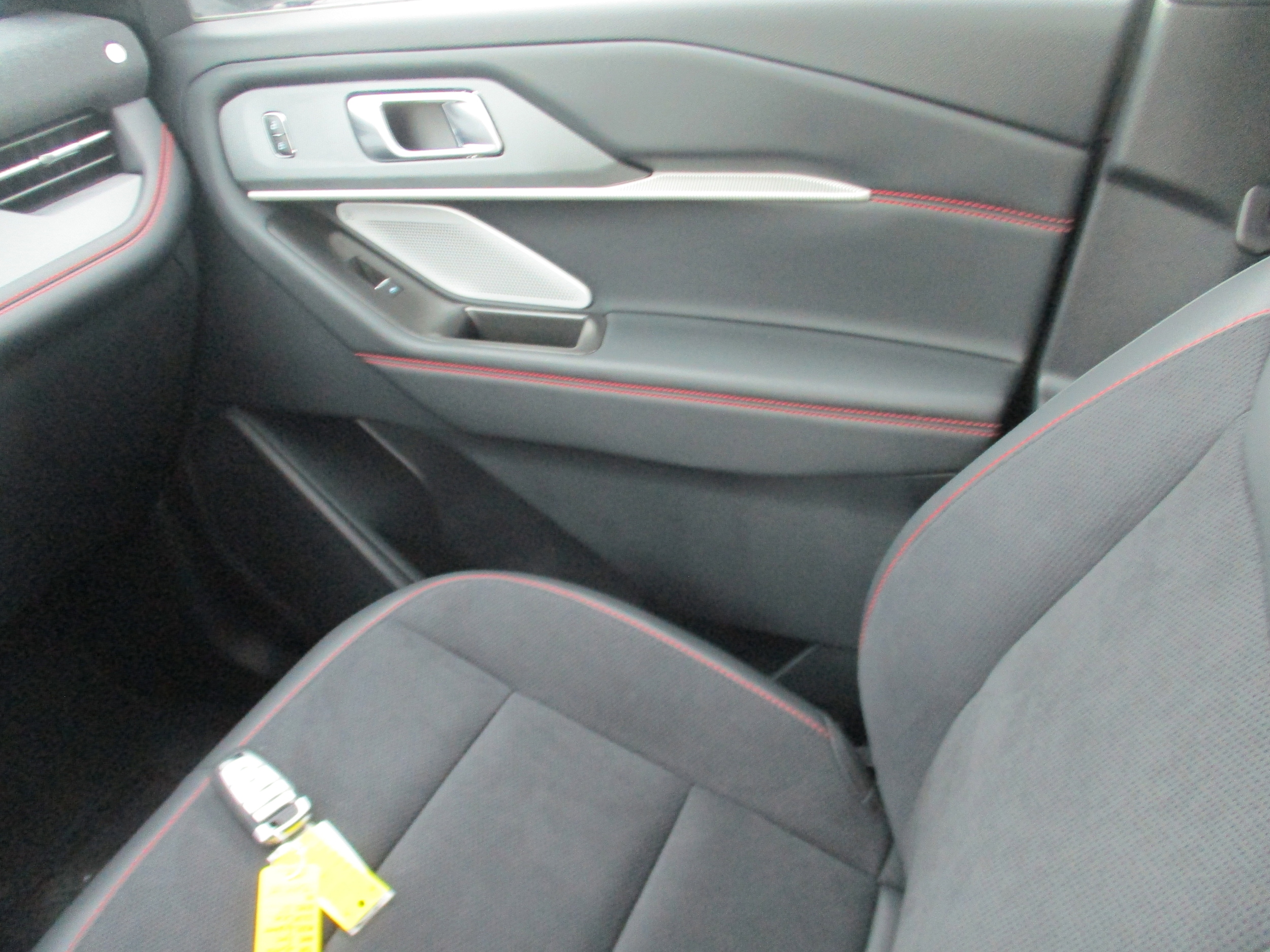 2026 Ford Explorer ST - Photo 20