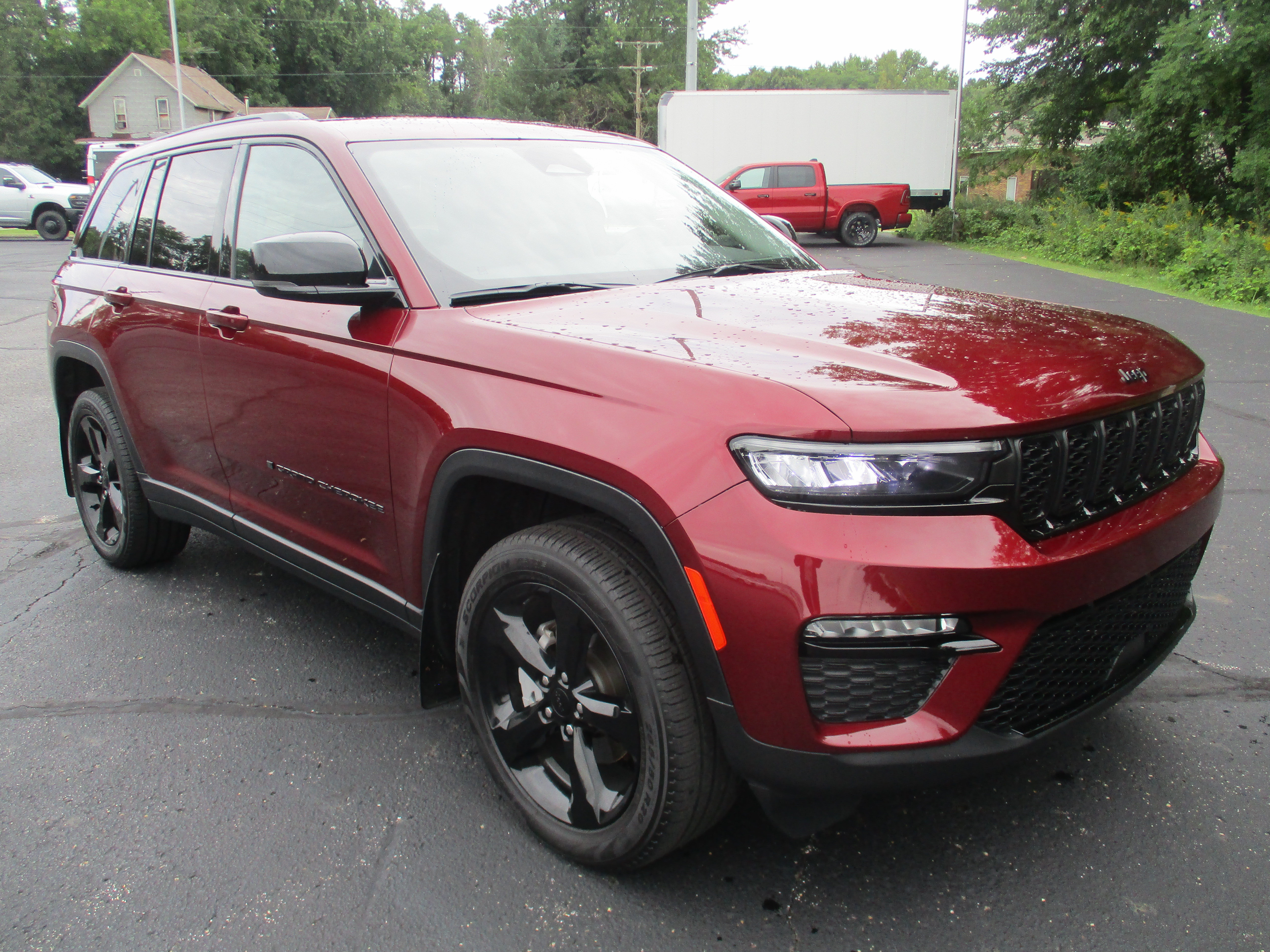 Used 2024 Jeep Grand Cherokee Limited SUV