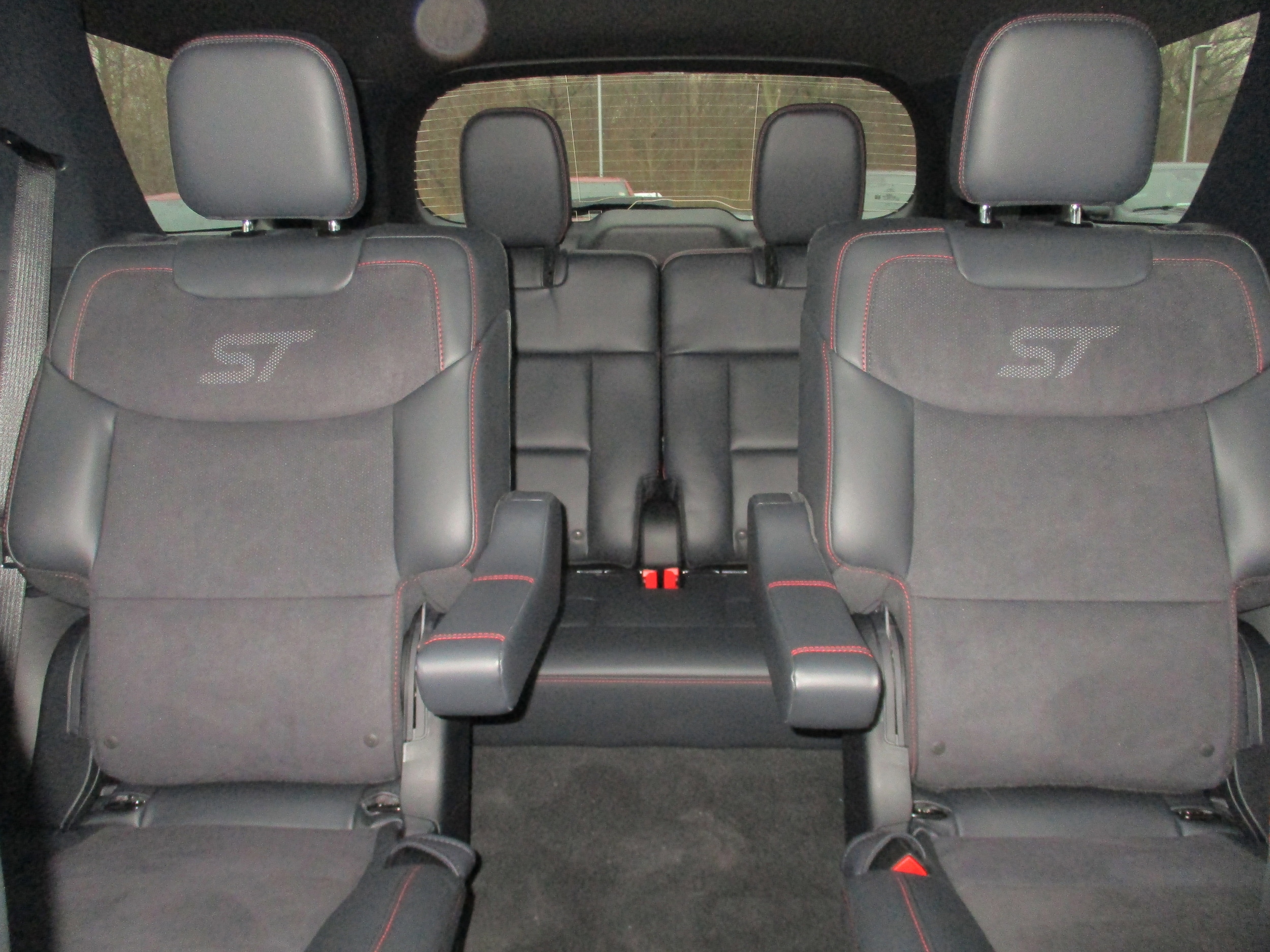 2026 Ford Explorer ST - Photo 32
