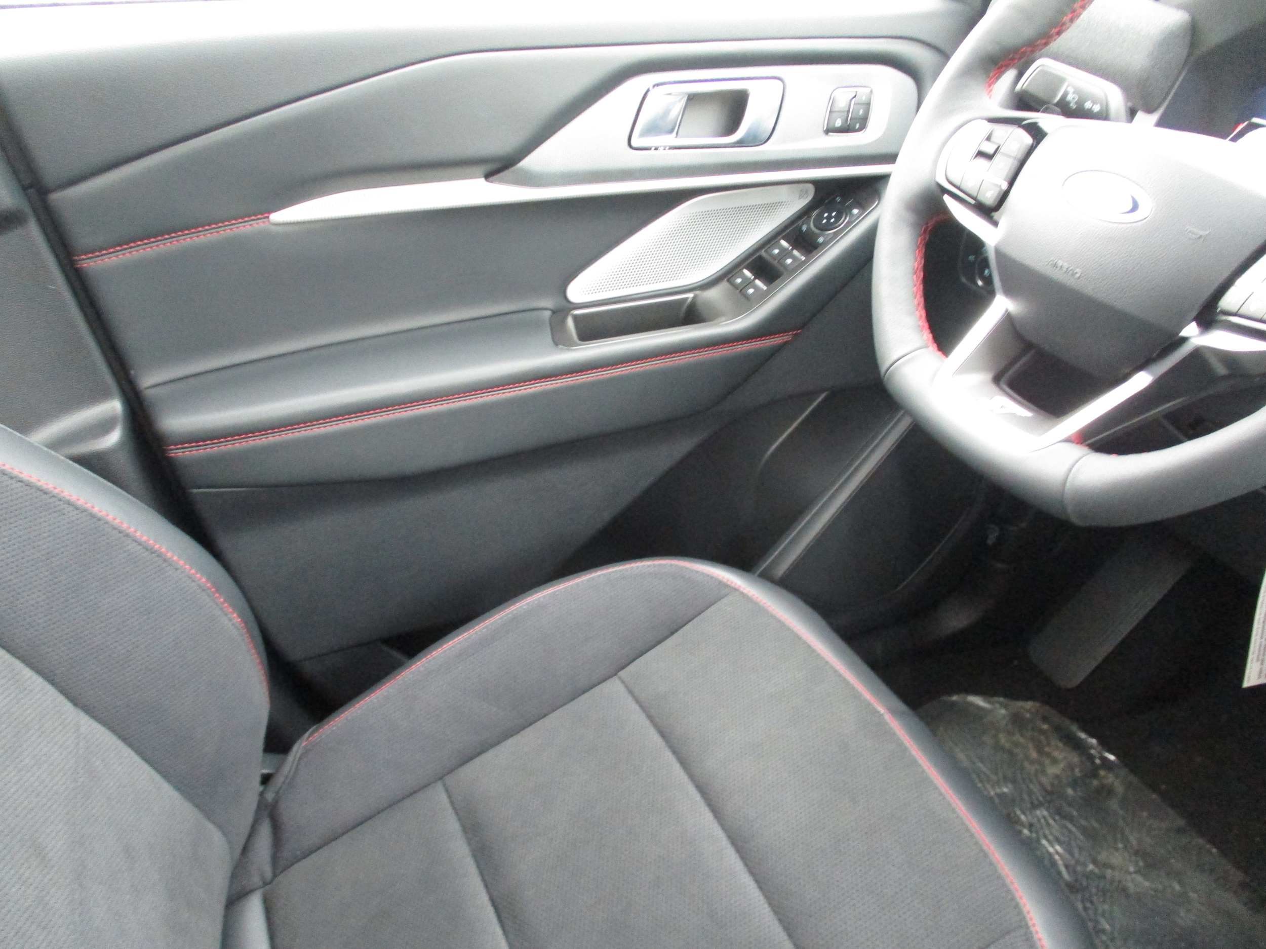 2026 Ford Explorer ST - Photo 22