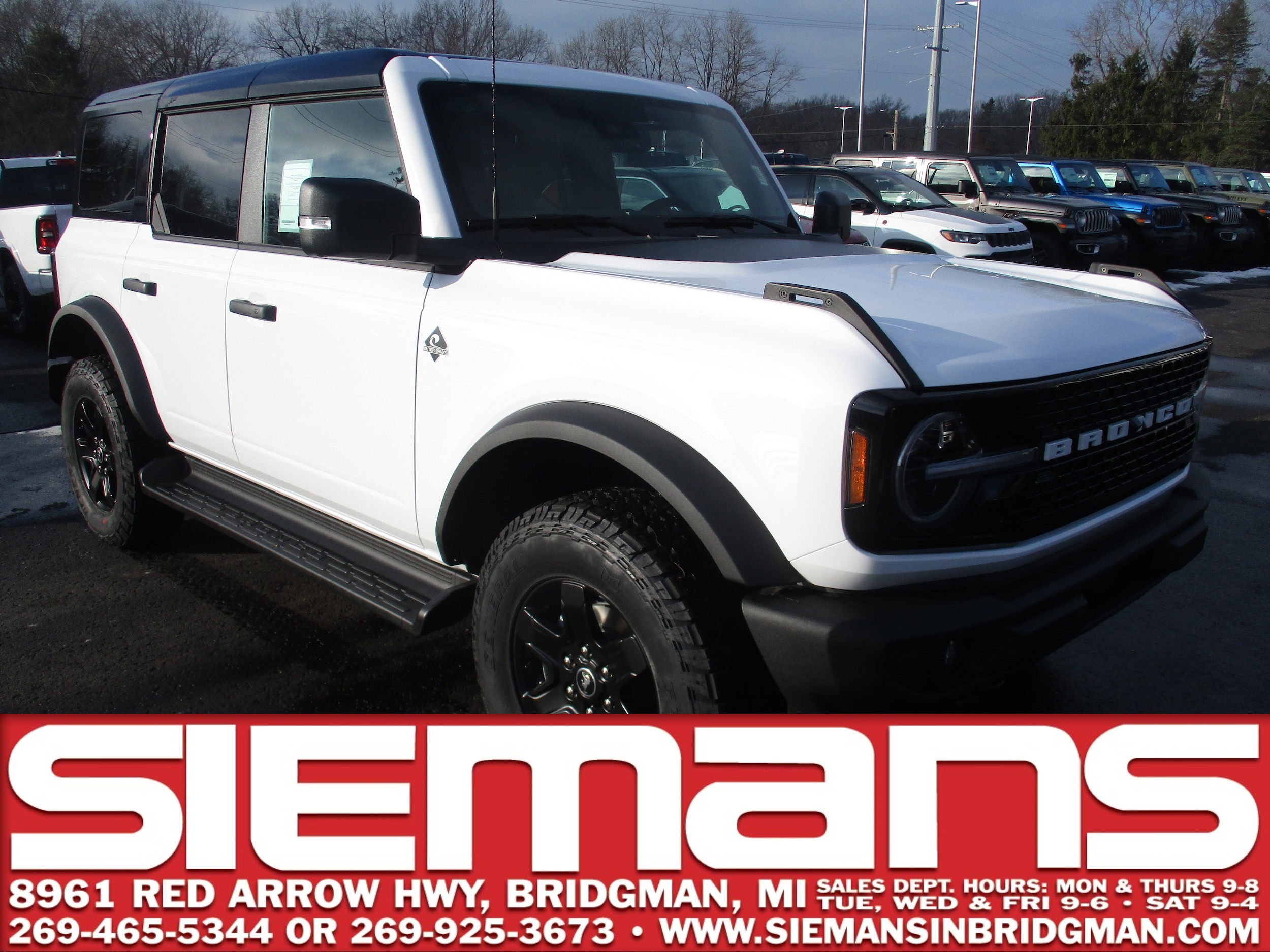 2025 Ford Bronco 4-Door Outer Banks's photo