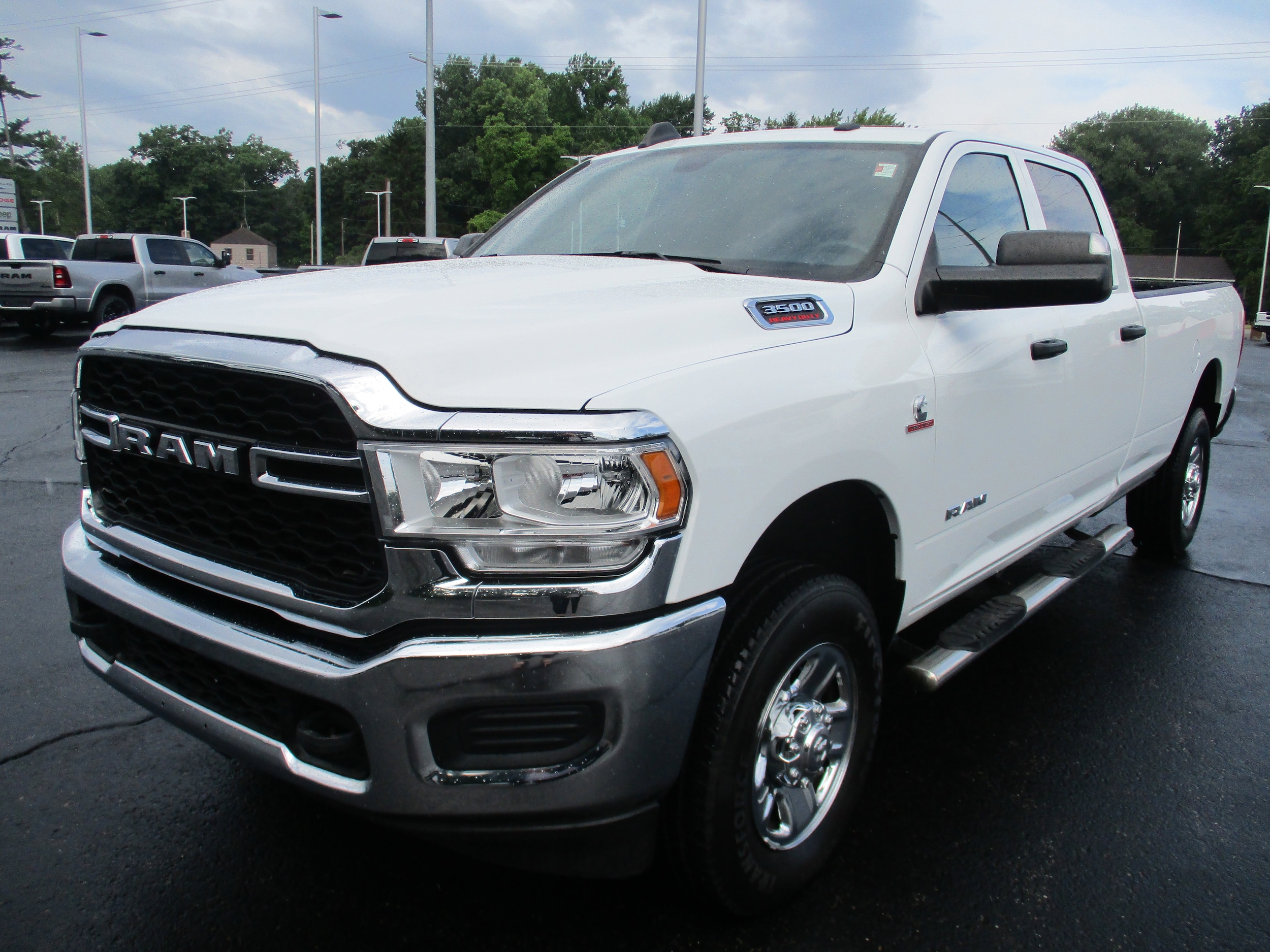 2022 Ram 3500 Tradesman photo 3