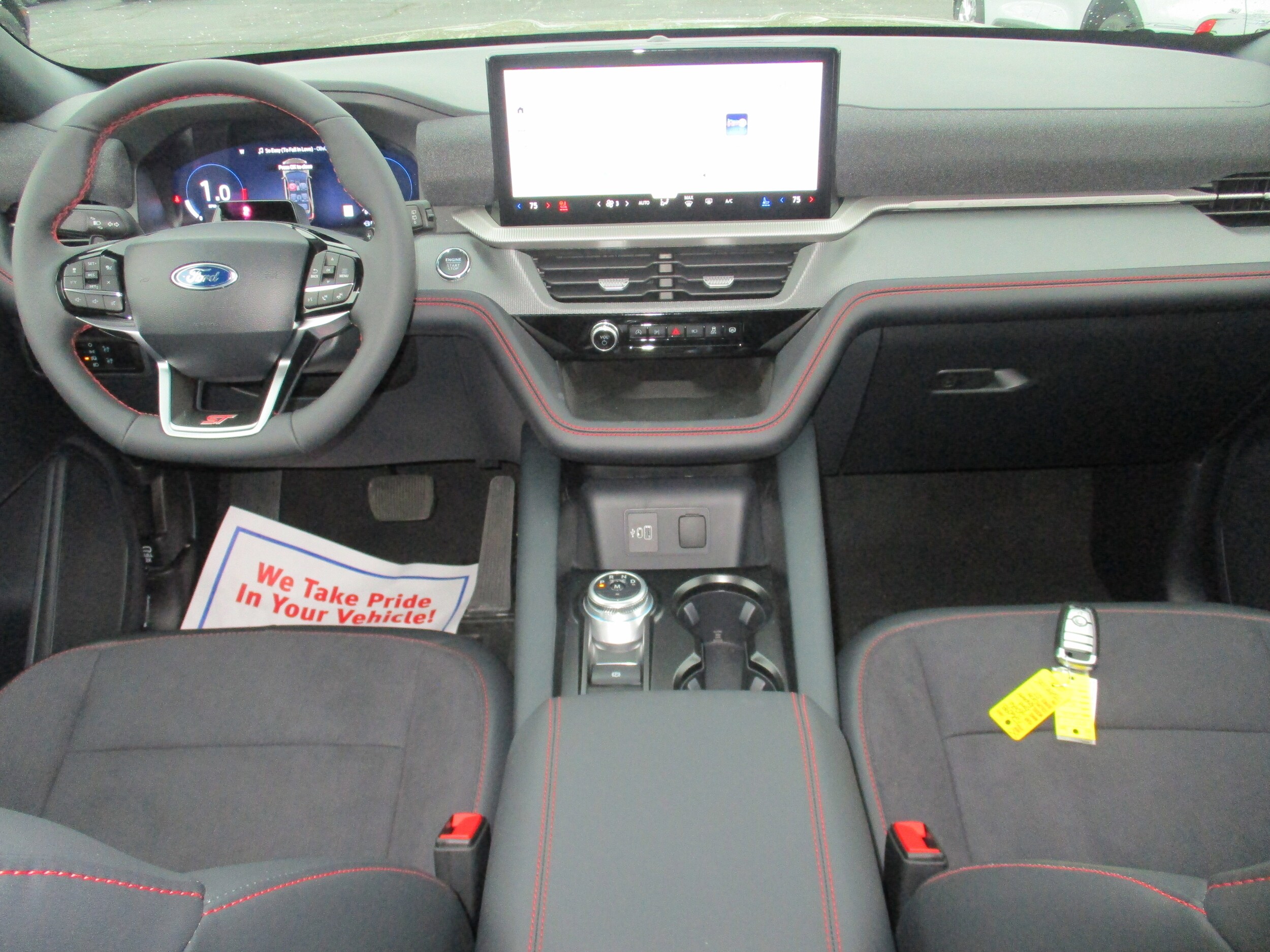 2026 Ford Explorer ST - Photo 10
