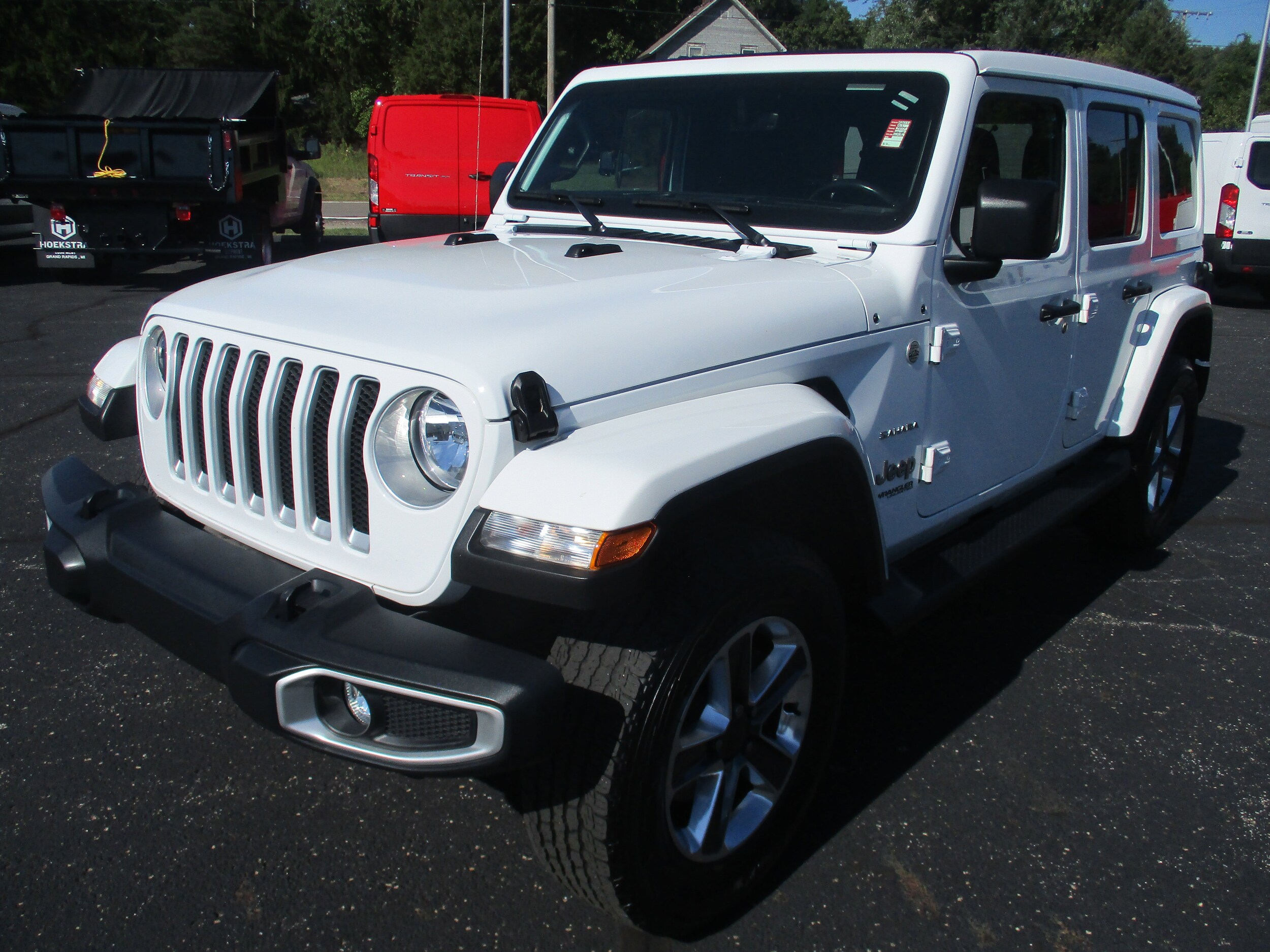 2021 Jeep Wrangler Unlimited Sahara photo 4