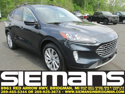 2022 Ford Escape Titanium SUV