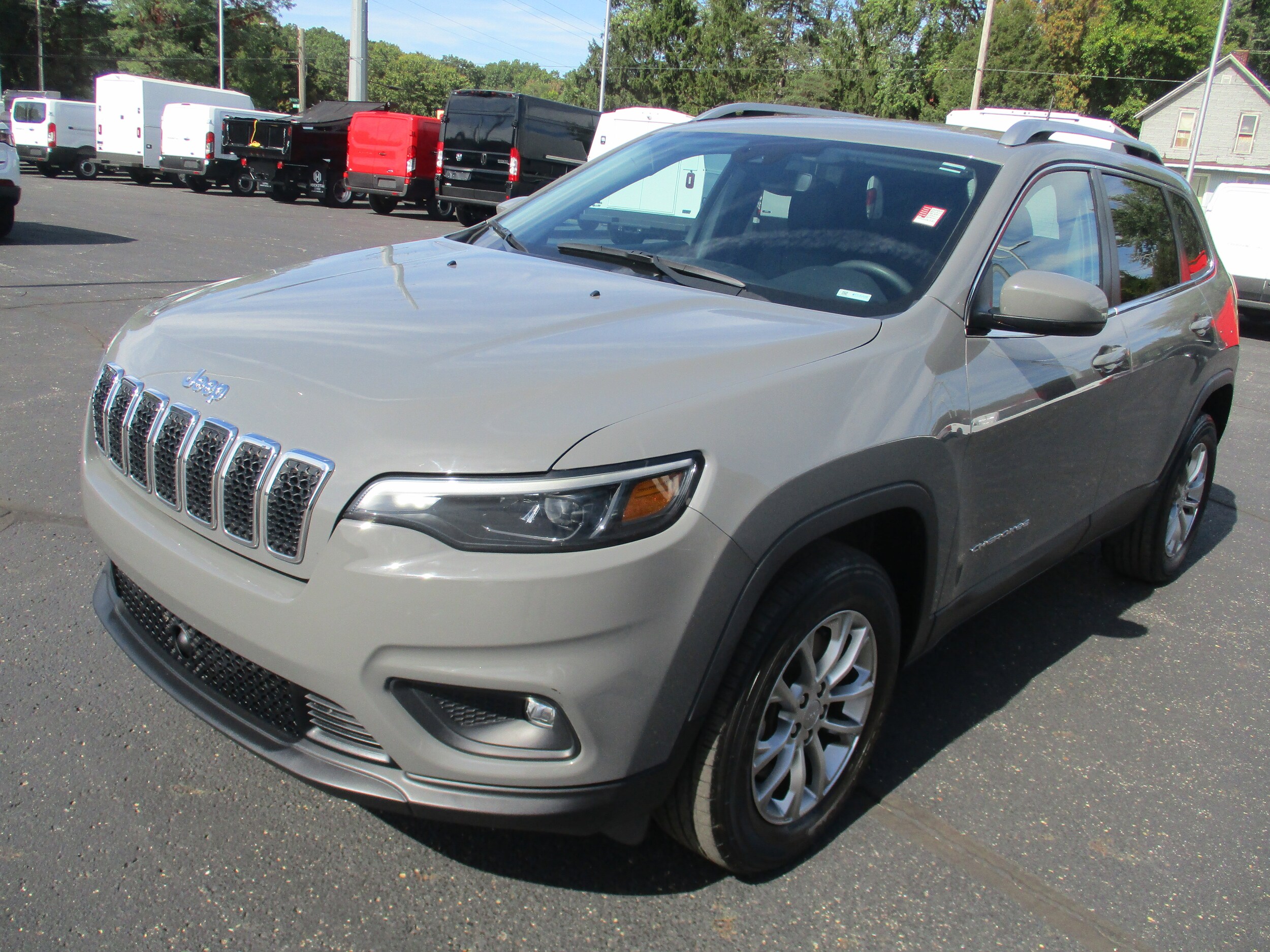 2021 Jeep Cherokee Latitude Lux photo 2